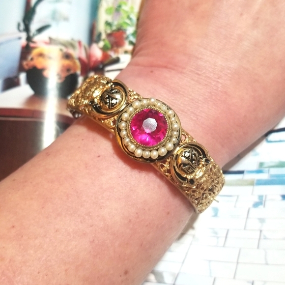 VTG Filigree Pink Rhinestone Faux Pearl Bangle Bracelet - Picture 7 of 7